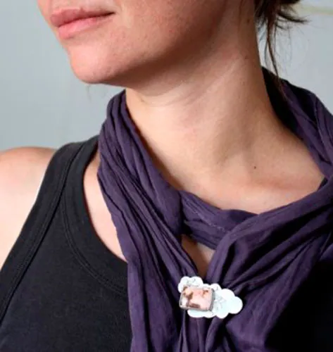Jionni, sunset brooch in silver and pink ocean agate