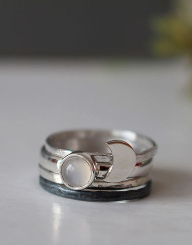 Journey to the moon, stackable ring in silver and moonstone