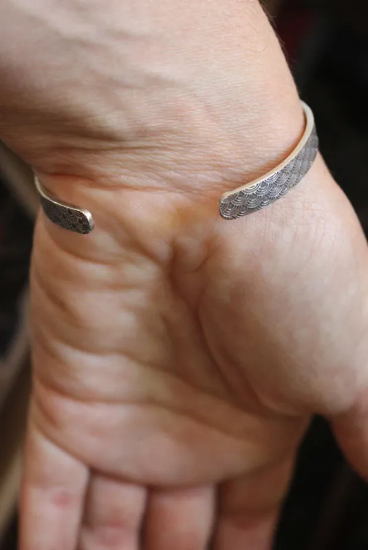 Kaito, Japanese seigaiha waves bracelet in sterling silver