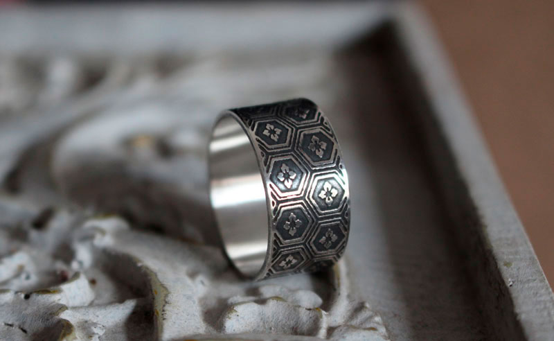 Kikko, Japanese turtle scale ring in sterling silver