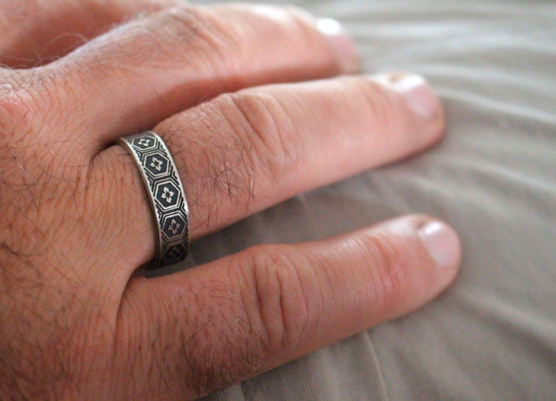 Kikko Hanabishi, Japanese turtle scale ring in sterling silver