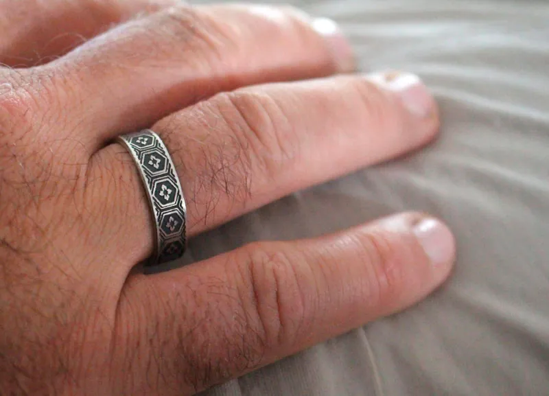 Kikko Hanabishi, Japanese turtle scale ring in sterling silver