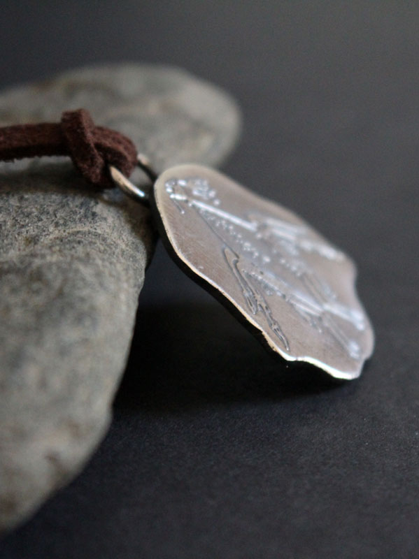 Kiro Kiro aboriginal ritual, australian rock art necklace in silver