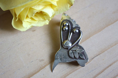 Kolibri, stylized hummingbird brooch in sterling silver