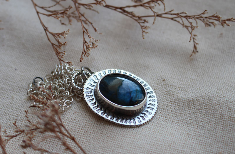 Leaves in winter time, landscape necklace in silver and labradorite