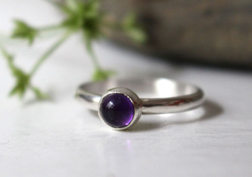 Lilac, purple flower ring in sterling silver and amethyst