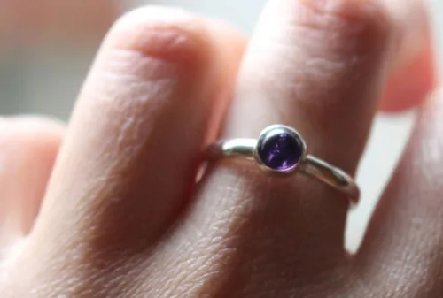 Lilac, purple flower ring in sterling silver and amethyst