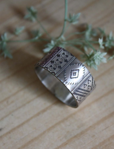 La boheme, bohem spirit engraved ring in sterling silver