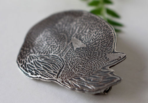 Like a dream, fox brooch in sterling silver