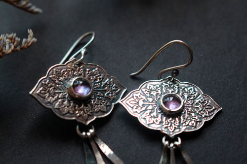 Magnolia, flower language earrings in silver and alexandrite