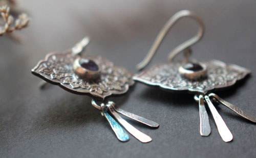 Magnolia, flower language earrings in silver and alexandrite
