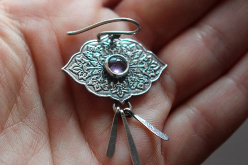 Magnolia, flower language earrings in silver and alexandrite