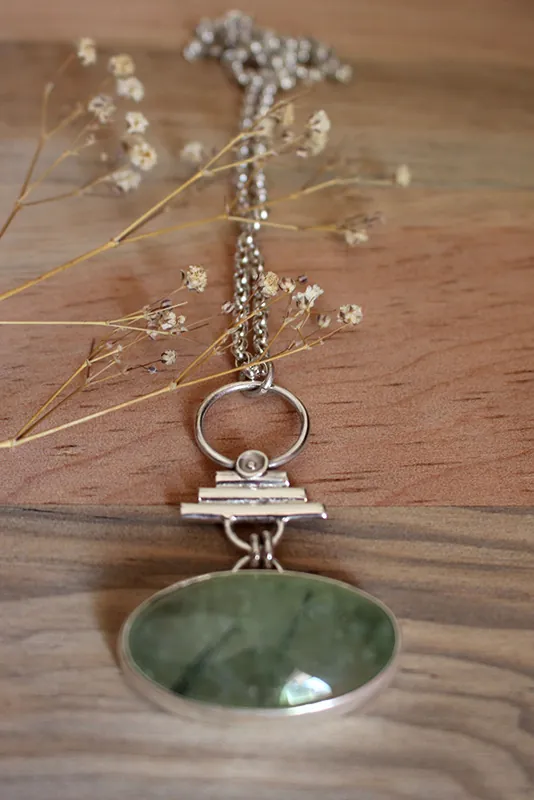 Maia, Roman necklace in sterling silver and prehnite
