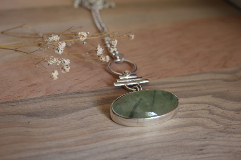 Maia, Roman necklace in sterling silver and prehnite