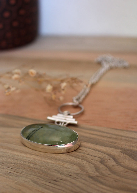 Maia, Roman necklace in sterling silver and prehnite