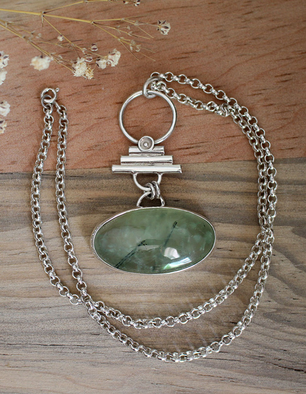 Maia, Roman necklace in sterling silver and prehnite