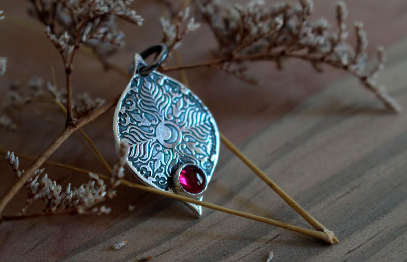 Mama Quilla, Inca birthstone pendant in silver and ruby