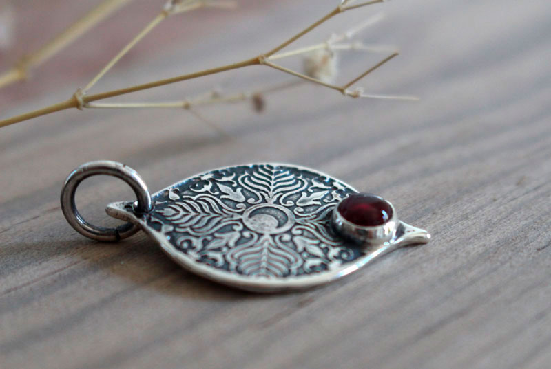 Mama Quilla, Inca birthstone pendant in silver and ruby