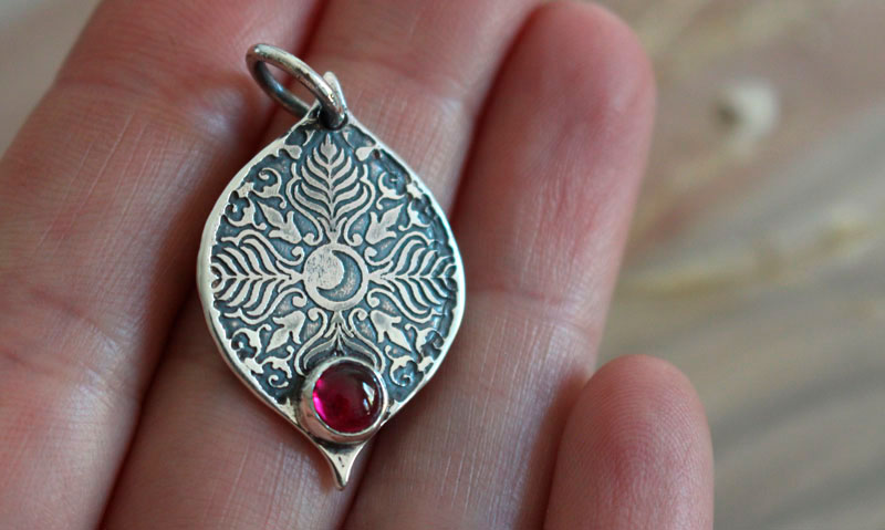 Mama Quilla, Inca birthstone pendant in silver and ruby