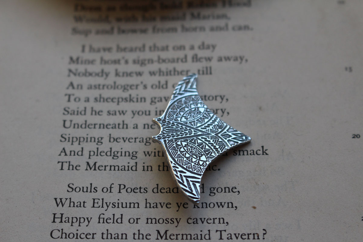 Manta ray, Polynesian spirit animal necklace in silver