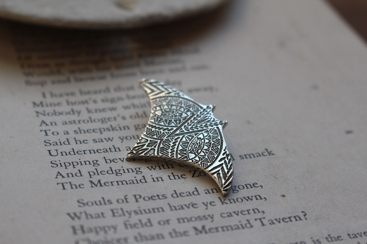 Manta ray, Polynesian spirit animal necklace in silver