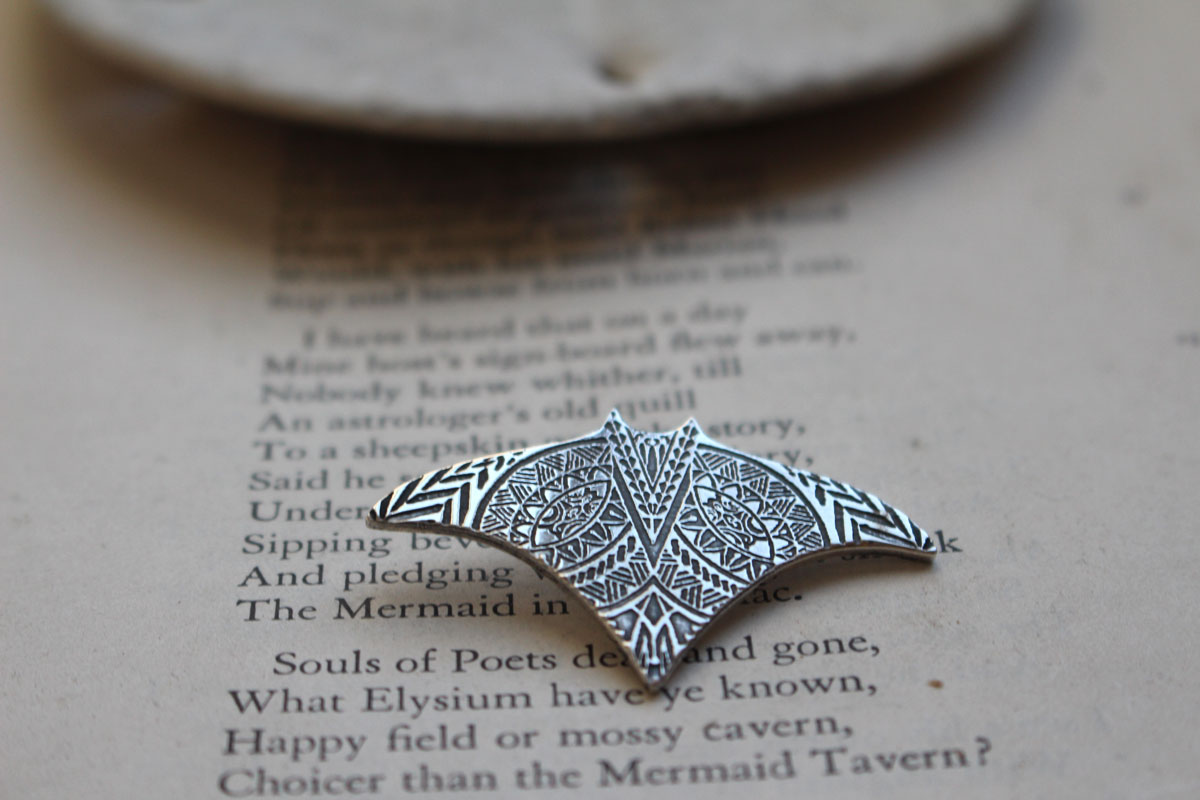 Manta ray, Polynesian spirit animal necklace in silver