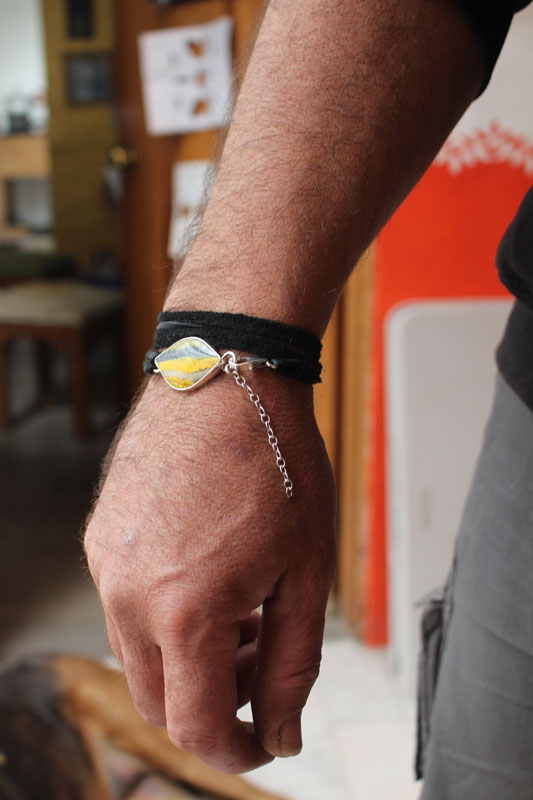 Mellonia, bracelet in sterling silver, leather and bumblebee jasper