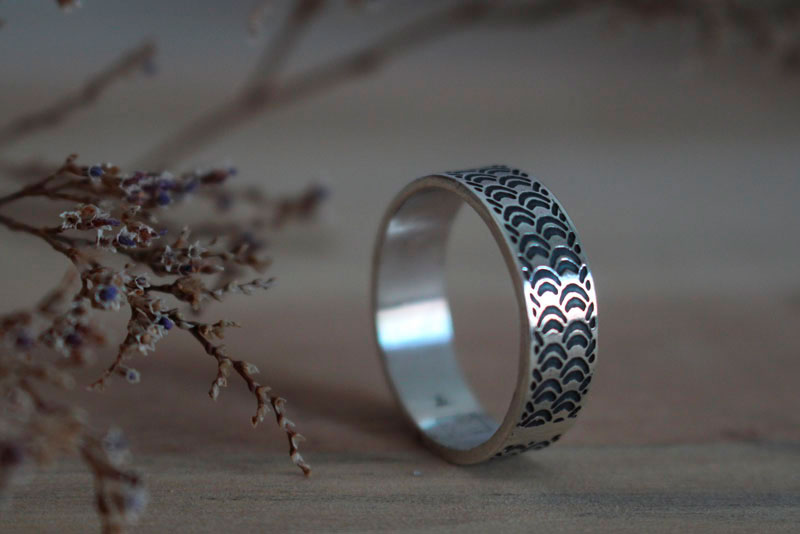 Mélusine, serpent scale ring in sterling silver