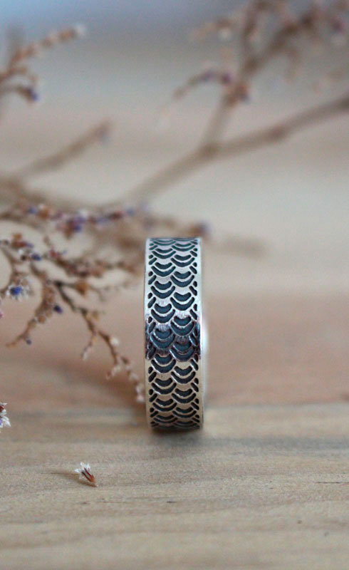 Mélusine, serpent scale ring in sterling silver