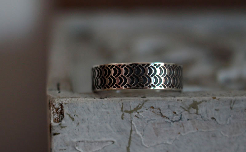 Mélusine, serpent scale ring in sterling silver