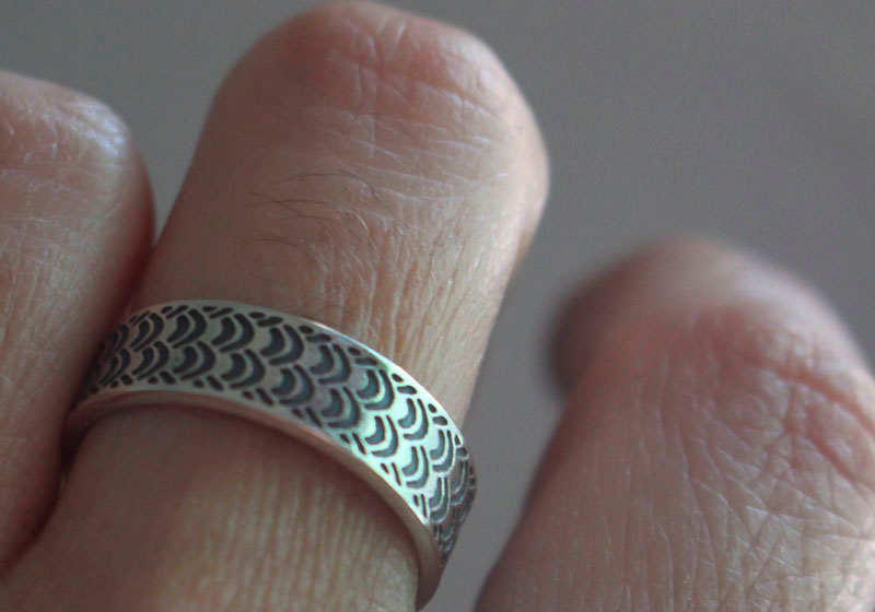 Mélusine, serpent scale ring in sterling silver