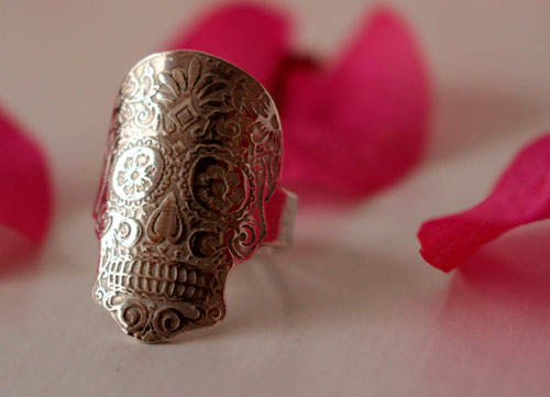 Mexican skull, flowered death head from Mexico ring in silver