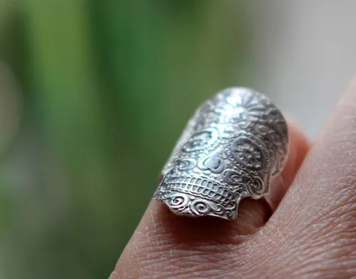 Mexican skull, flowered death head from Mexico ring in silver
