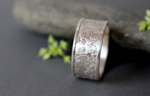 Misaki, Japanese cherry blossom branch ring in silver
