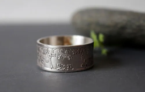 Misaki, Japanese cherry blossom branch ring in silver