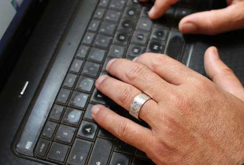 Misaki, Japanese cherry blossom branch ring in silver