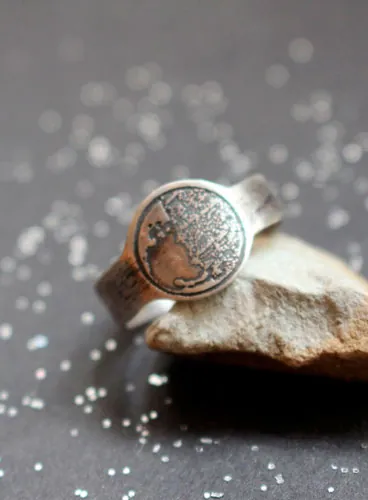 Moon phase, customizable lunar ring in sterling silver