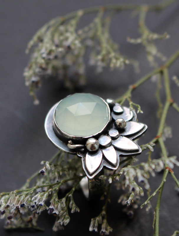 Moonlight water lily, lotus ring in silver and chalcedony