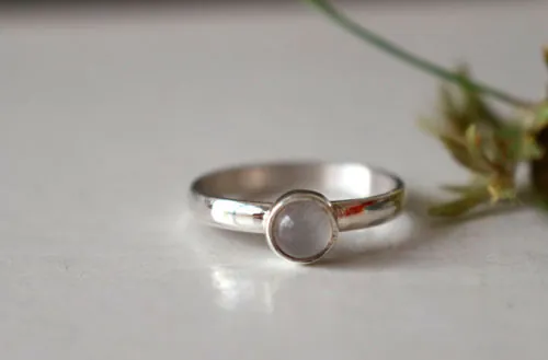 Moonstone, dream ring in sterling silver and moonstone