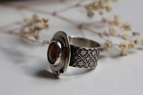 Morning dew, nature’s awakening ring in silver and pink sapphire
