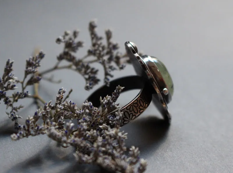 Moss poem, botanical ring in sterling silver and prehnite