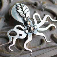 Mr. Octopus, elegant octopus brooch in sterling silver