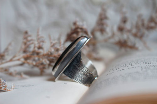 My heart is engraved in your bark, fidelity ring in silver and labradorite