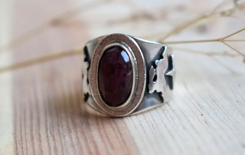 My star, celestial hare ring in sterling silver and ruby