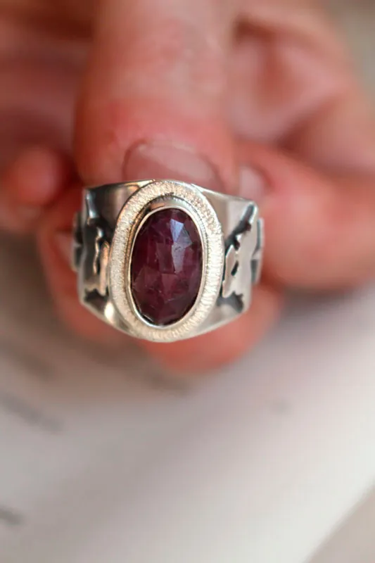 My star, celestial hare ring in sterling silver and ruby
