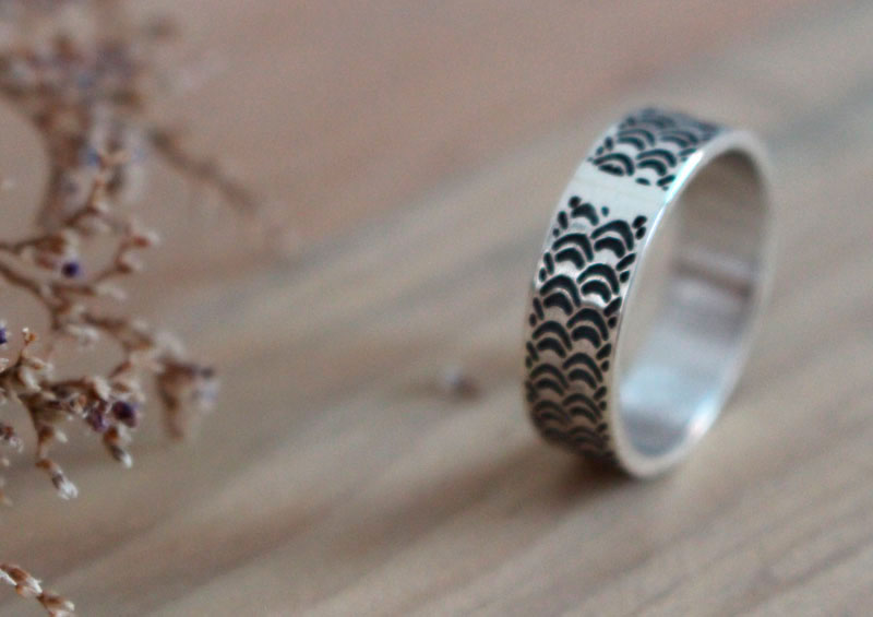 Melusine, fish scale ring in sterling silver