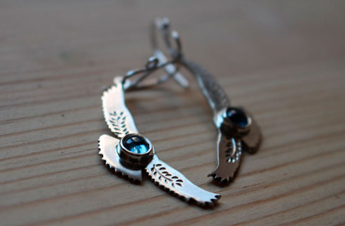 Messages at dawn, eagle earrings in sterling silver and blue zircon