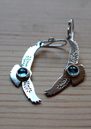 Messages at dawn, eagle earrings in sterling silver and blue zircon
