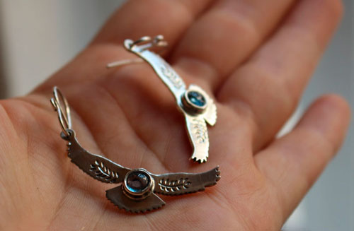 Messages at dawn, eagle earrings in sterling silver and blue zircon