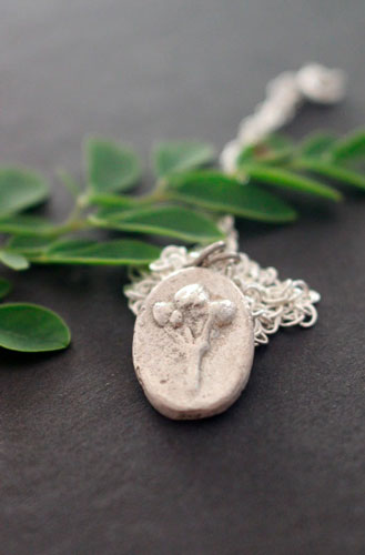 Moringa, botanical cameo necklace in sterling silver 